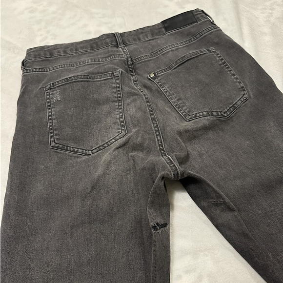 Ripped skinny jean - Picture 3 of 4